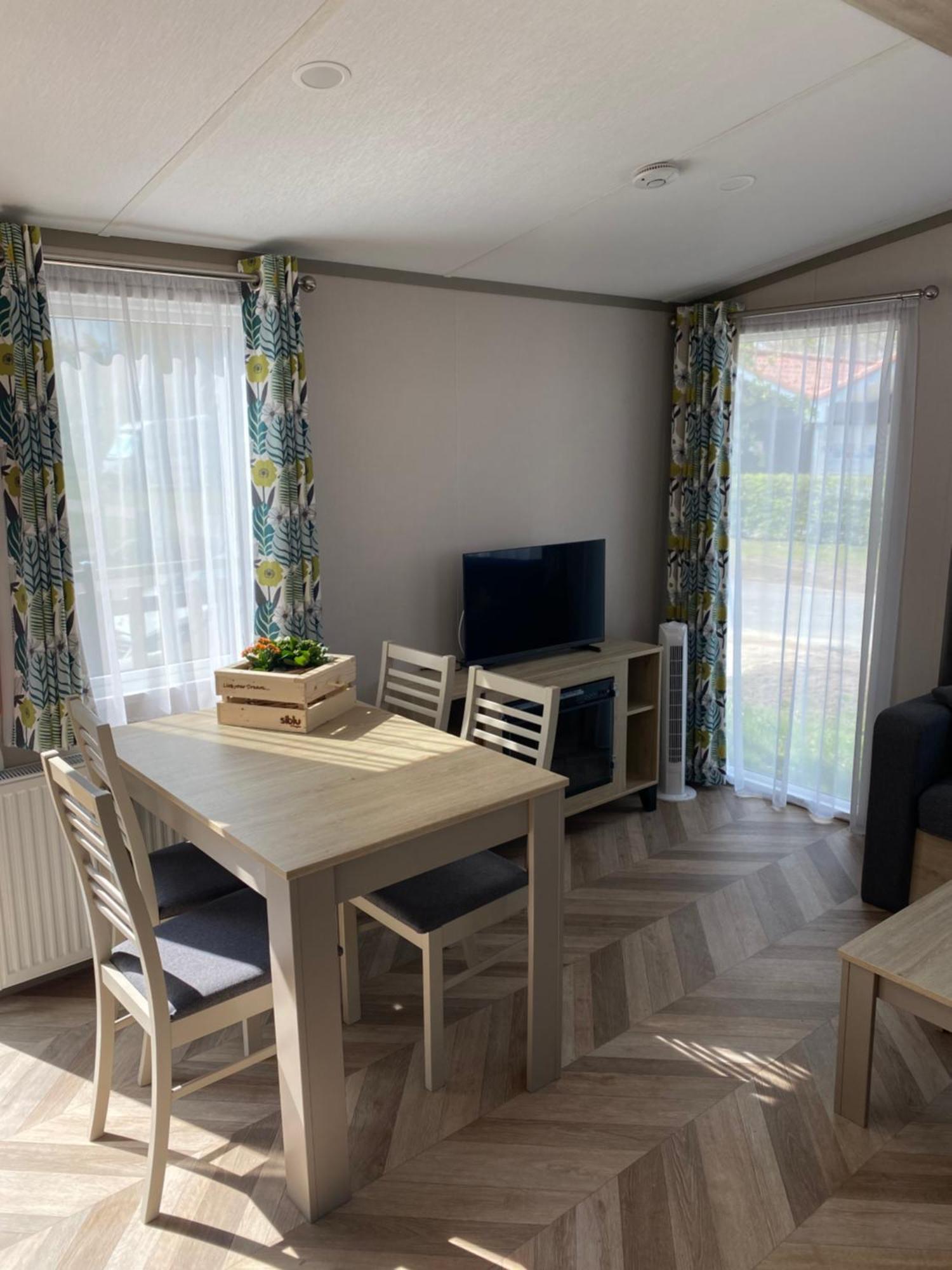 4 Persoons Chalet Hz 21 Lauwersoog Dış mekan fotoğraf